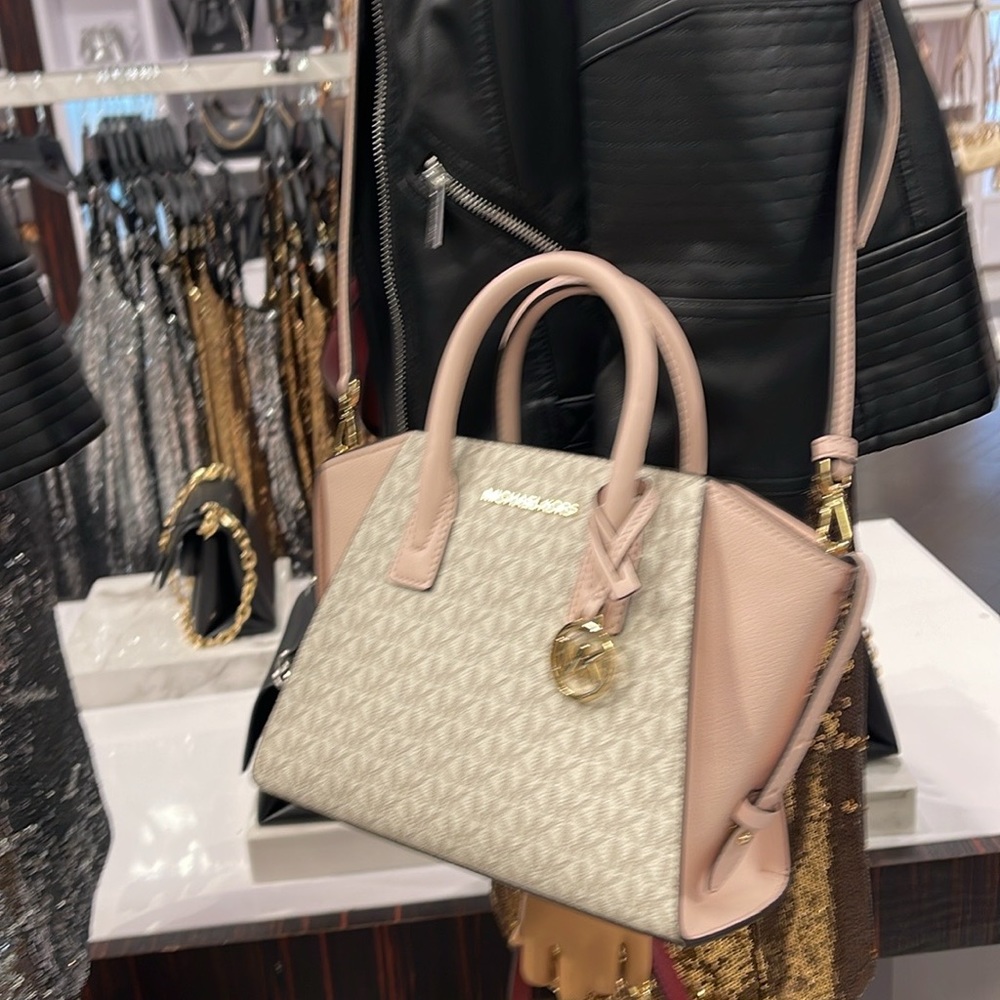 MICHAEL KORS
Avril Small Logo Top-Zip Satchel
Powder Blush Multi 
NWT - Picture 15 of 16
